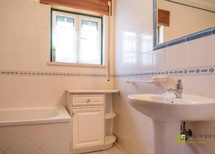 Tilli'n'joe's Nature House *