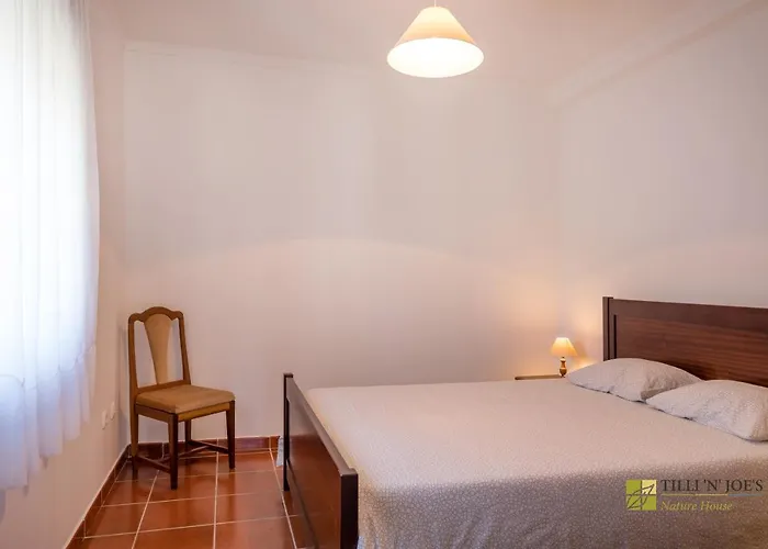 Tilli'n'joe's Nature House